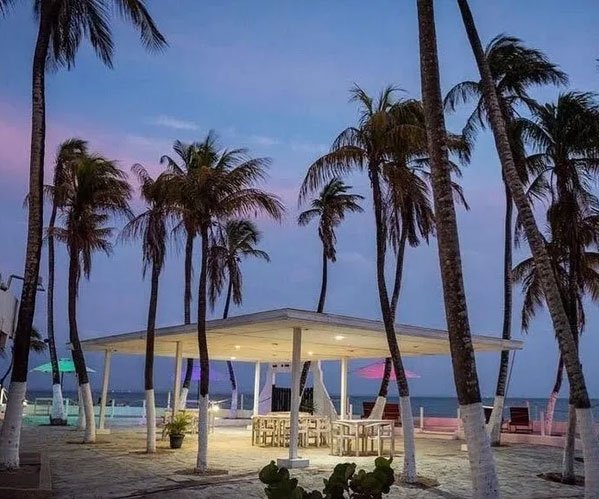 venta se vende hotel frente al mar en margarita playa el yaque